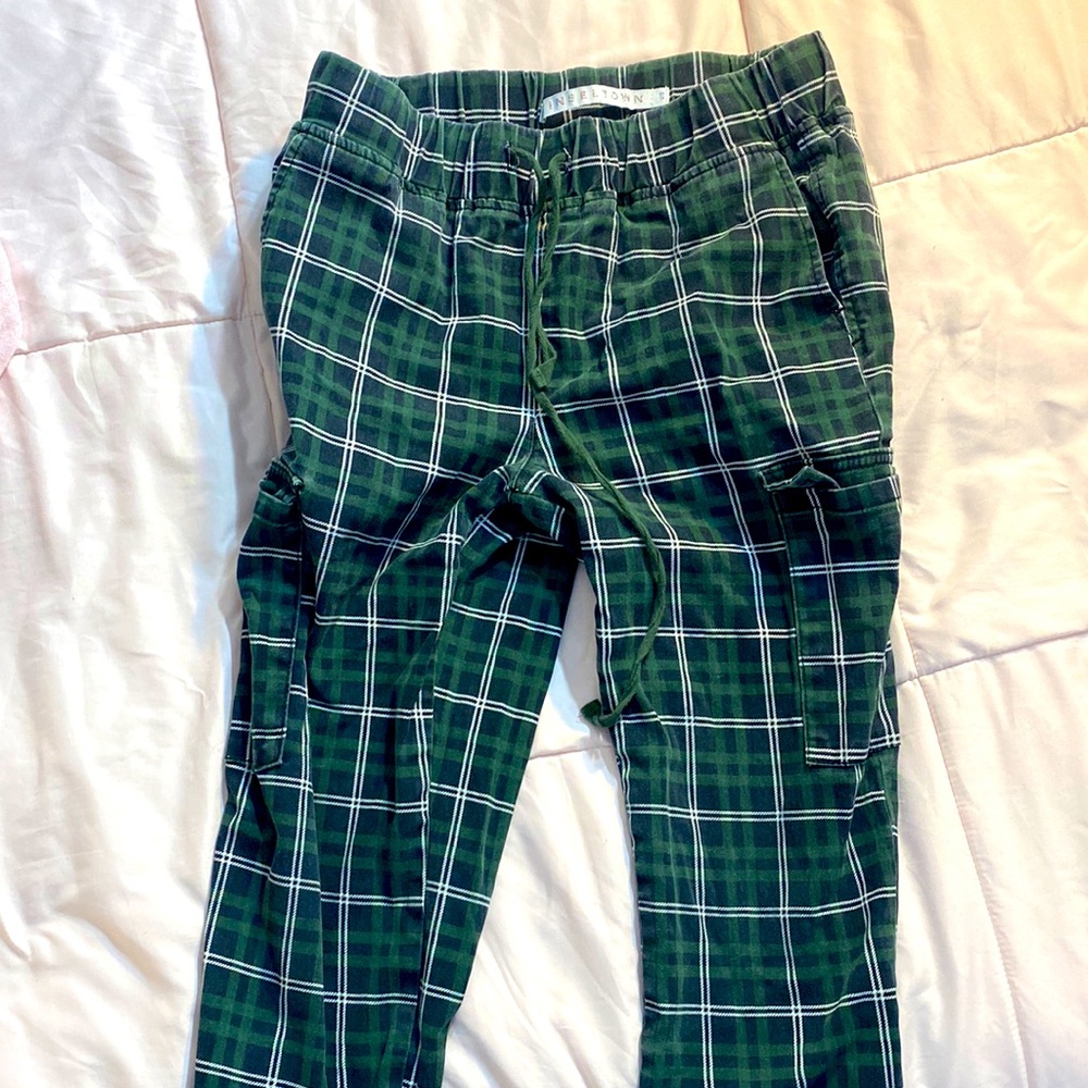 Women’s Tinseltown green plaid pants size small